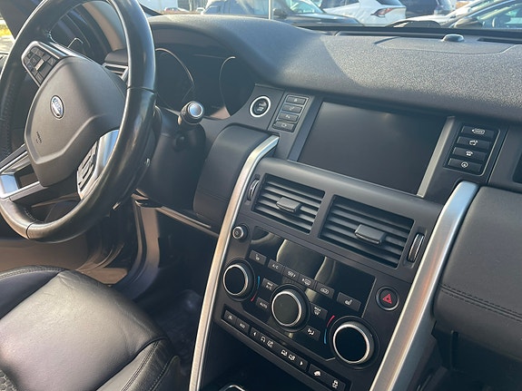 Land Rover Discovery Sport 2 of 5