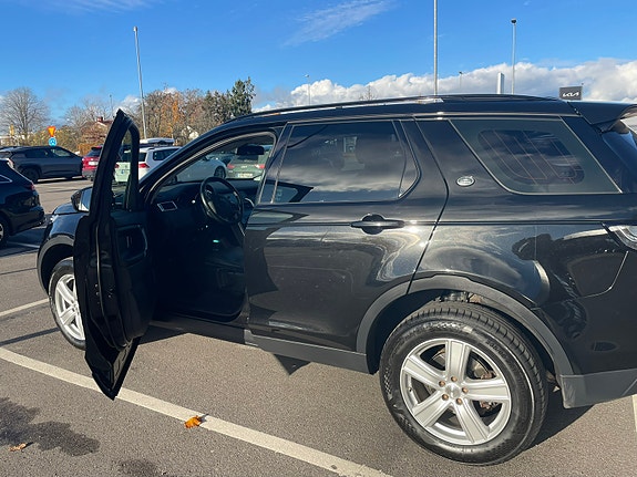 Land Rover Discovery Sport 3 of 5