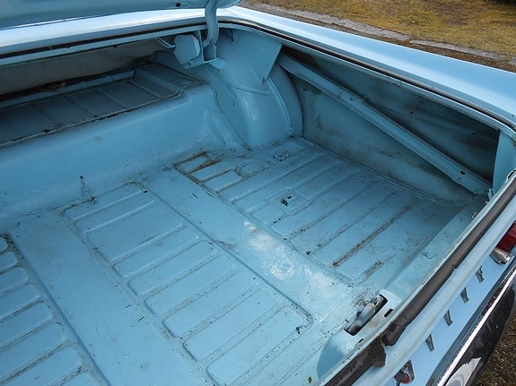 Pontiac Bonneville 19 of 21