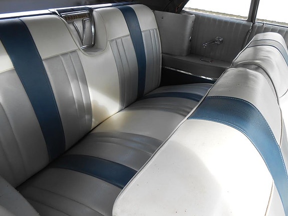 Pontiac Bonneville 14 of 21