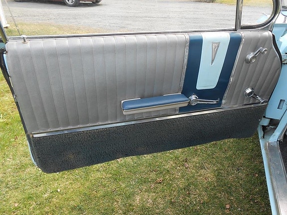 Pontiac Bonneville 13 of 21