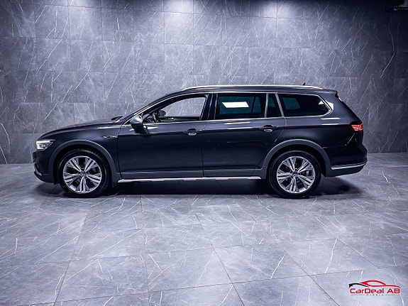 Volkswagen Passat Alltrack 4 of 5