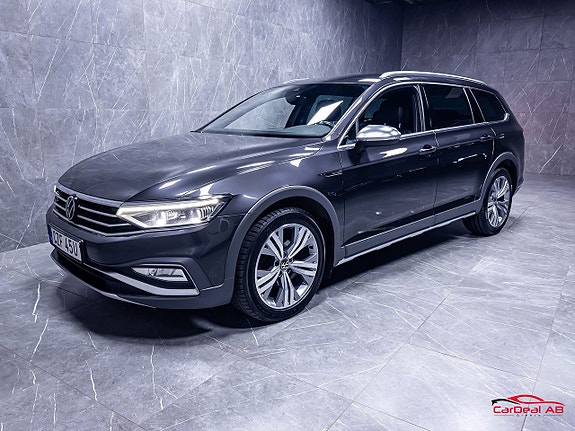 Volkswagen Passat Alltrack 3 of 5