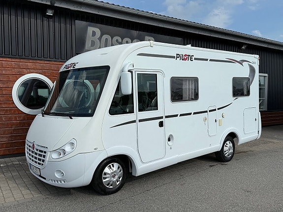 Pilote G 600 * 5,99m lång * 3500 kg * 4 sovplatser * Toppskick * 2 of 5