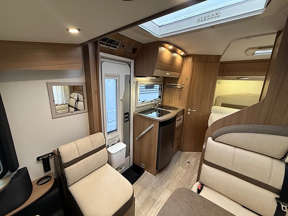 Pilote G 600 * 5,99m lång * 3500 kg * 4 sovplatser * Toppskick * 9 of 18
