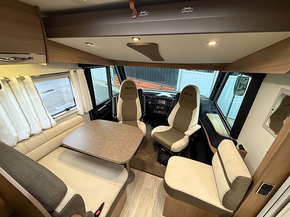 Pilote G 600 * 5,99m lång * 3500 kg * 4 sovplatser * Toppskick * 7 of 18