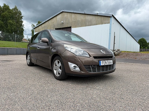 Renault Grand Scenic III 4 of 5
