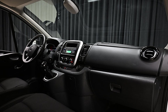 Renault Trafic 22 of 24