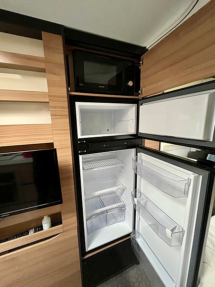 Adria Alpina 663 UK 6 of 11