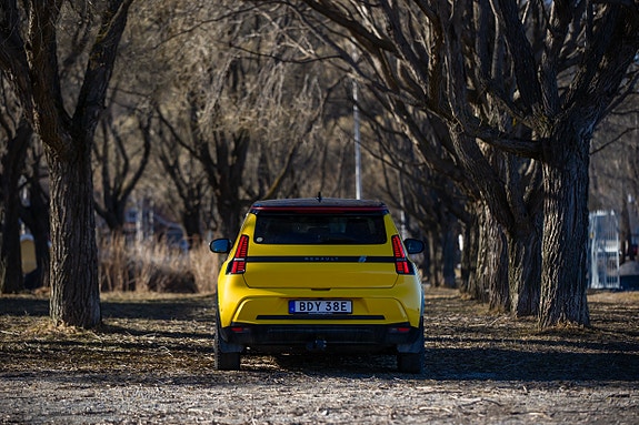 Renault 5 E-Tech 4 of 5