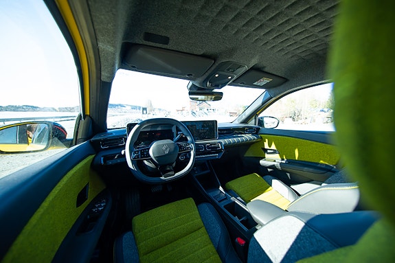 Renault 5 E-Tech 6 of 12