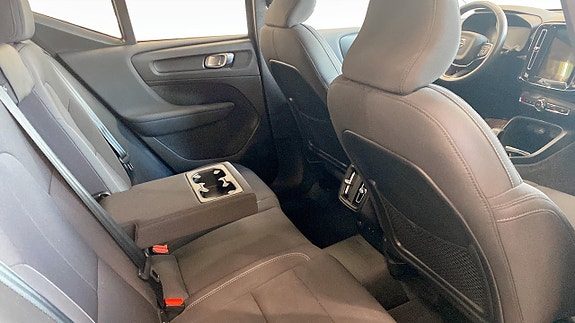 Volvo XC40 5 of 5