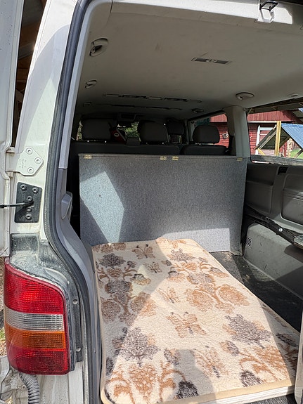 Volkswagen Shuttle 4 of 5