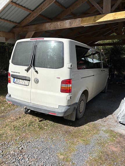 Volkswagen Shuttle 3 of 5