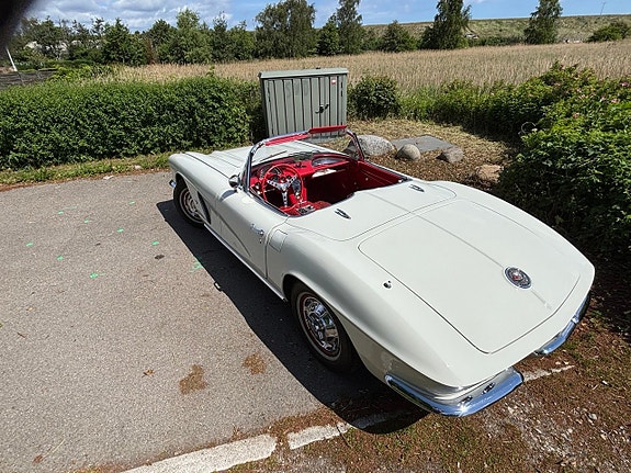 Chevrolet Corvette 15 of 15