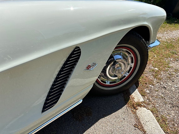 Chevrolet Corvette 3 of 15