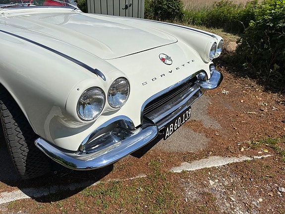 Chevrolet Corvette 7 of 15