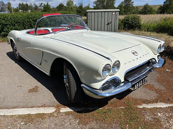 Chevrolet Corvette 2 of 15