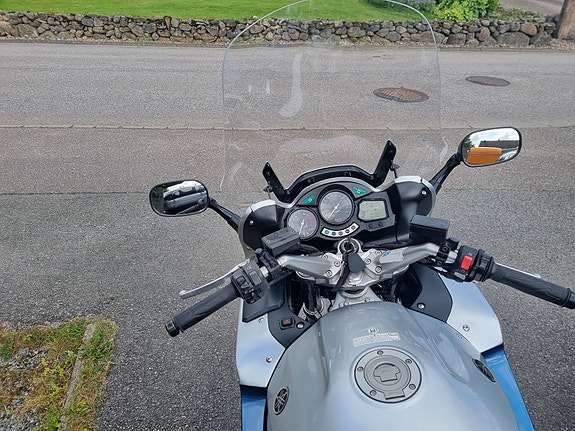 Yamaha FJR 1300 4 of 4