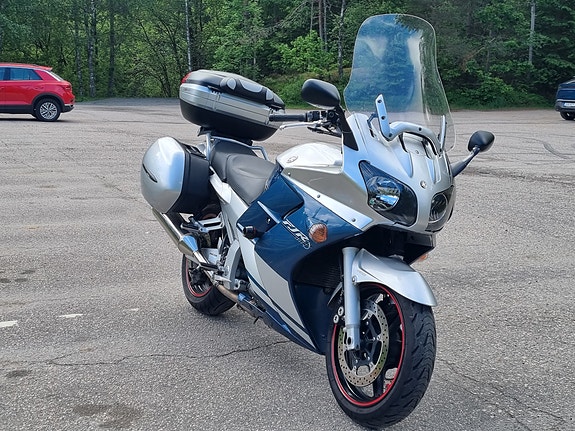 Yamaha FJR 1300 2 of 4