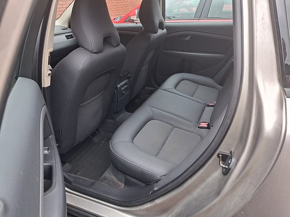 Volvo V70 5 of 11