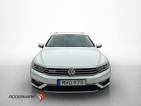 Volkswagen Passat Alltrack 3 of 5