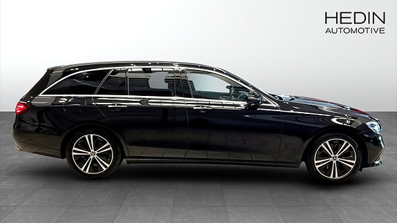 Mercedes-Benz E220 3 of 5