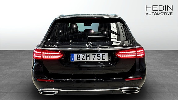 Mercedes-Benz E220 5 of 5