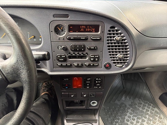 Saab 900 11 of 23