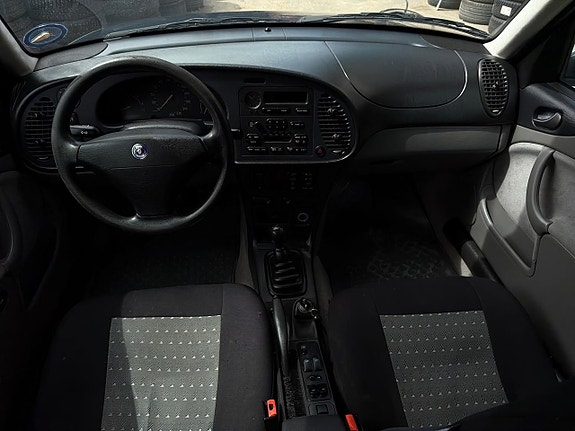 Saab 900 14 of 23