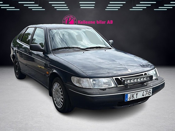 Saab 900 4 of 5