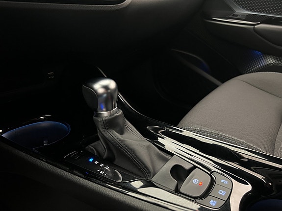 Toyota C-HR 21 of 30