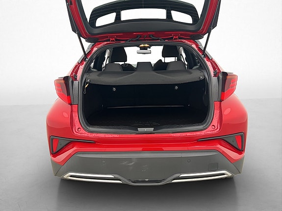 Toyota C-HR 8 of 30