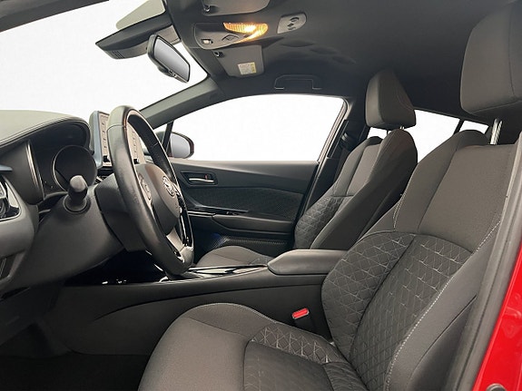 Toyota C-HR 14 of 30