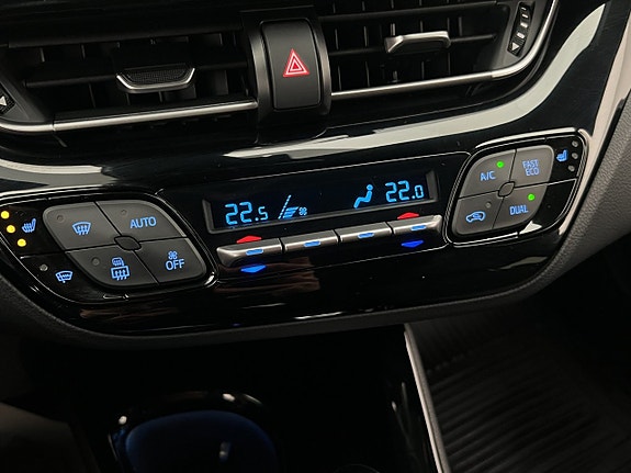 Toyota C-HR 22 of 30