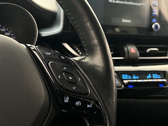 Toyota C-HR 26 of 30