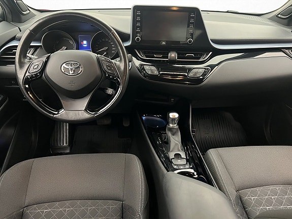 Toyota C-HR 12 of 30