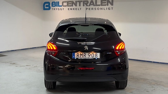 Peugeot 208 7 of 19