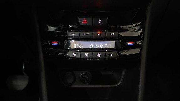 Peugeot 208 17 of 19