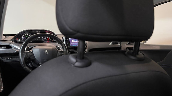Peugeot 208 18 of 19