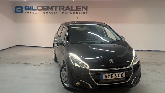 Peugeot 208 3 of 19