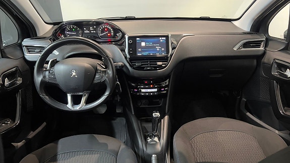 Peugeot 208 13 of 19