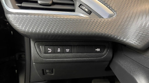 Peugeot 208 11 of 19