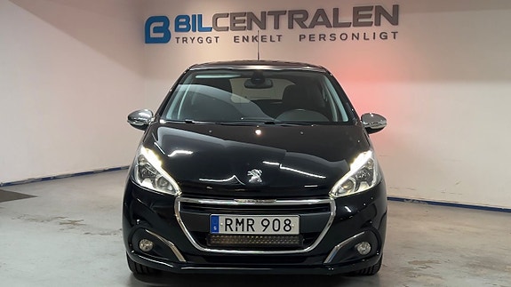 Peugeot 208 2 of 19