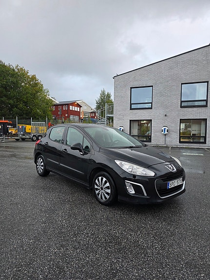 Peugeot 308 3 of 9