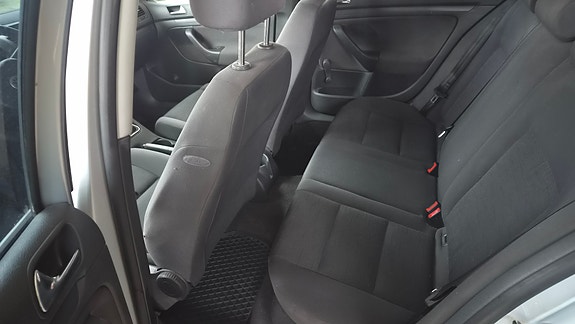 Volkswagen Golf V 3 of 5