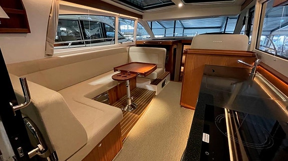 Nimbus 405 Coupe -21 2xVP D4-320 "READY TO CRUISE" 3 of 5