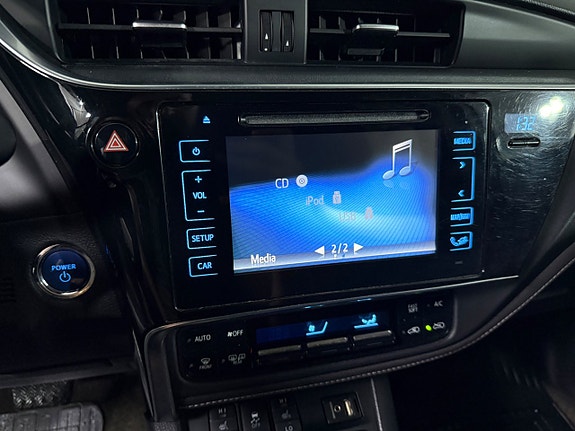 Toyota Auris 12 of 15
