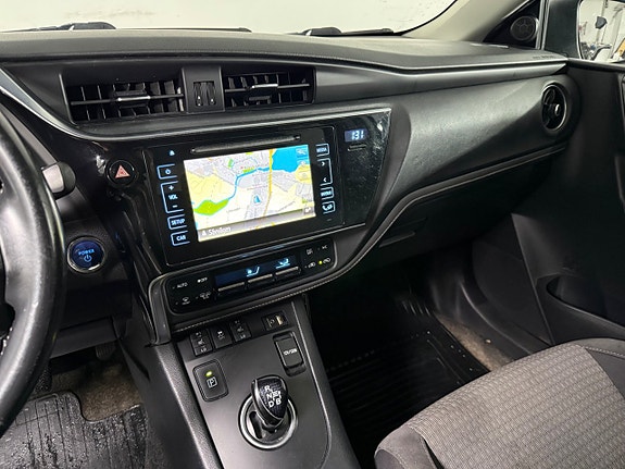 Toyota Auris 10 of 15