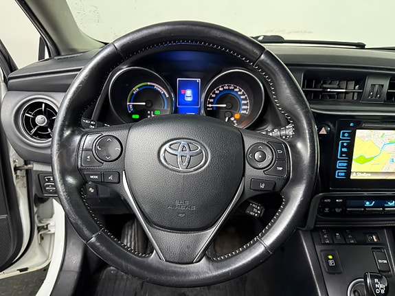 Toyota Auris 9 of 15